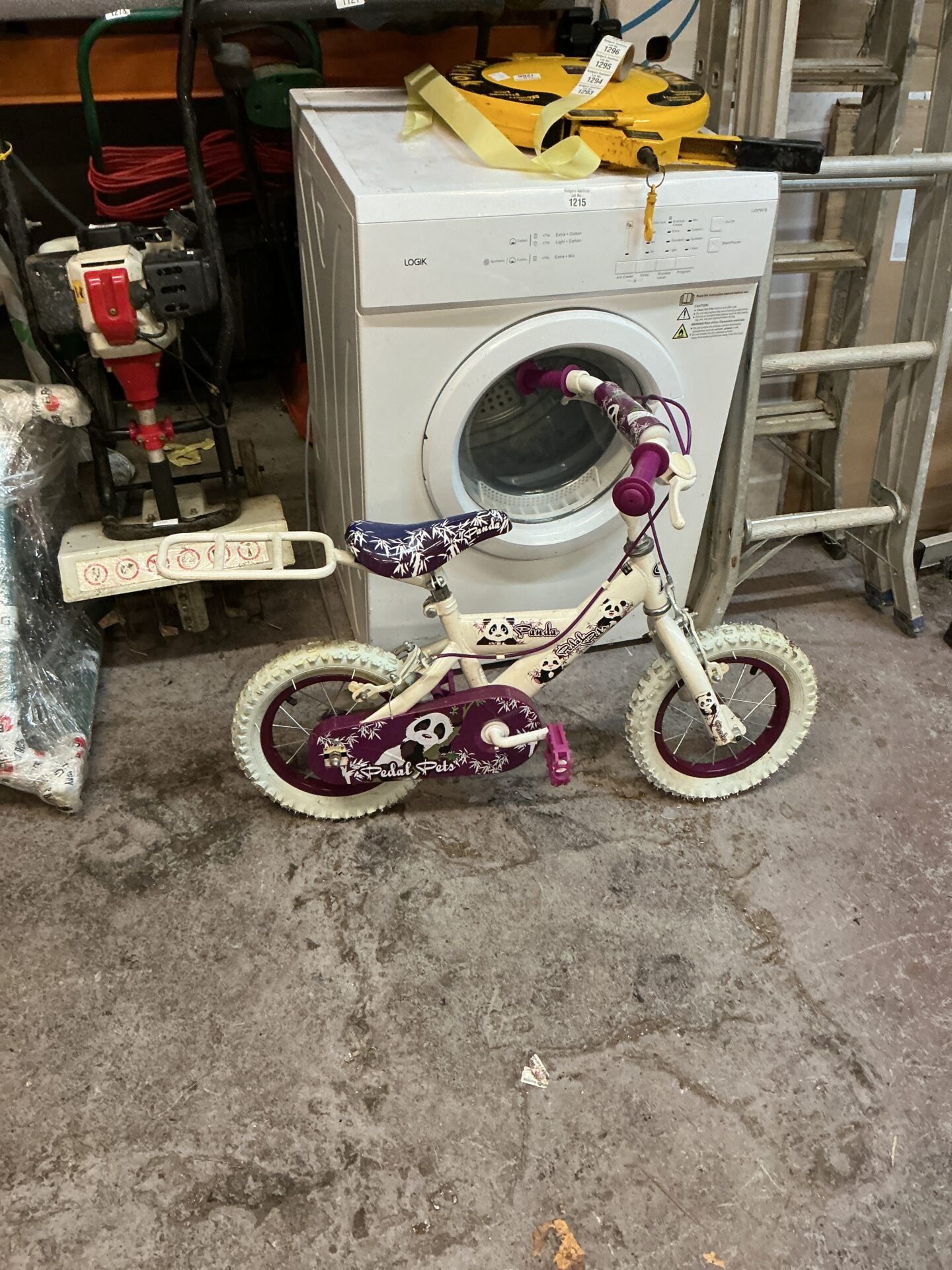 1293 Child’s panda bike
