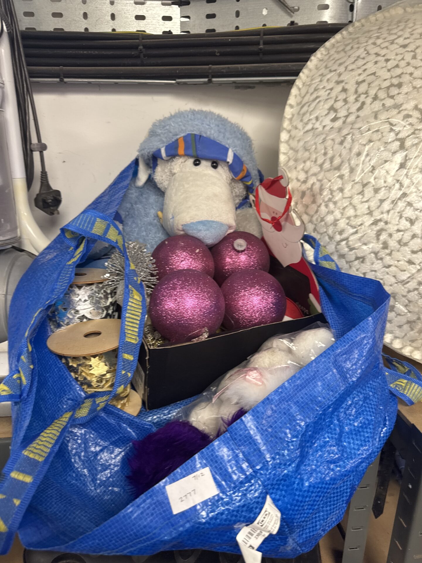 1106 Bag of assorted Xmas items inc decorations & polar bear teddy