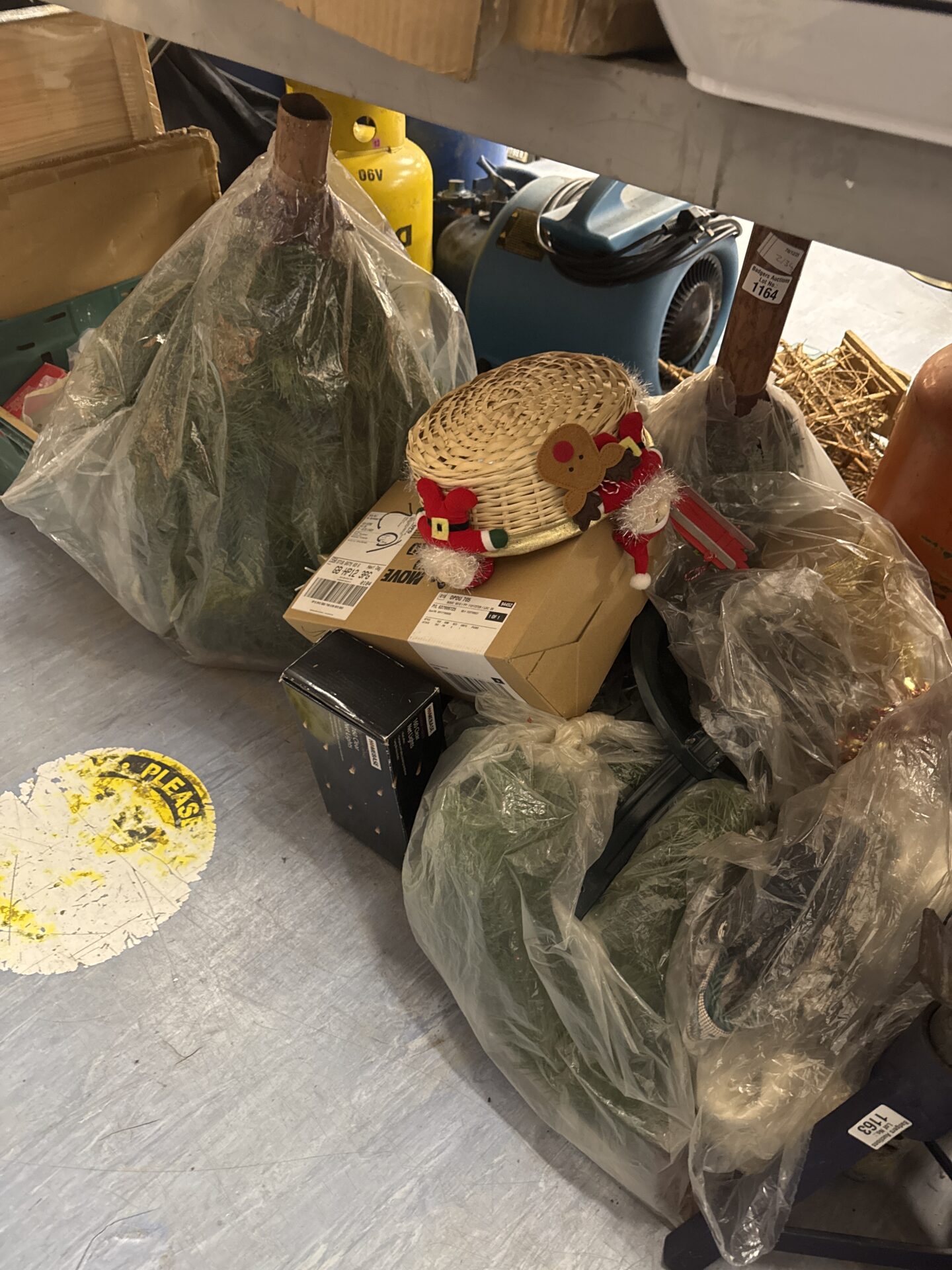 1164 Job lot of Xmas related items inc artificial tree