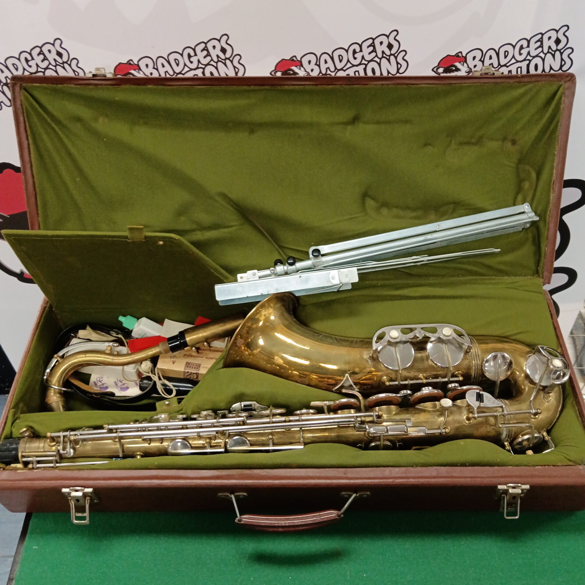 837 Dearman president saxophone in case with accessories