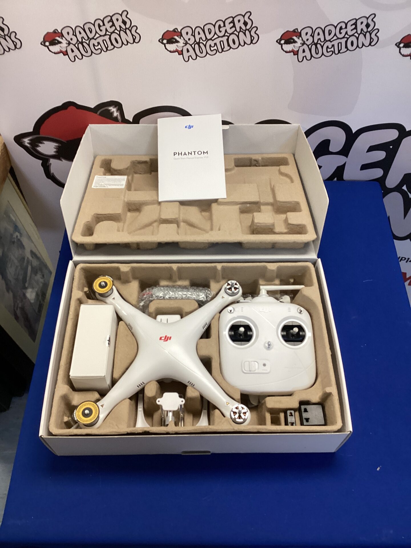 517 DJI Phantom camera drone