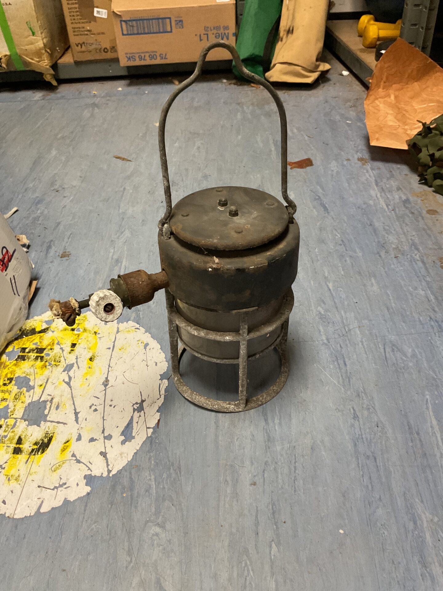 1137 Vintage industrial explosion-proof lamp (manufactured by Elektrosvit in 1960)