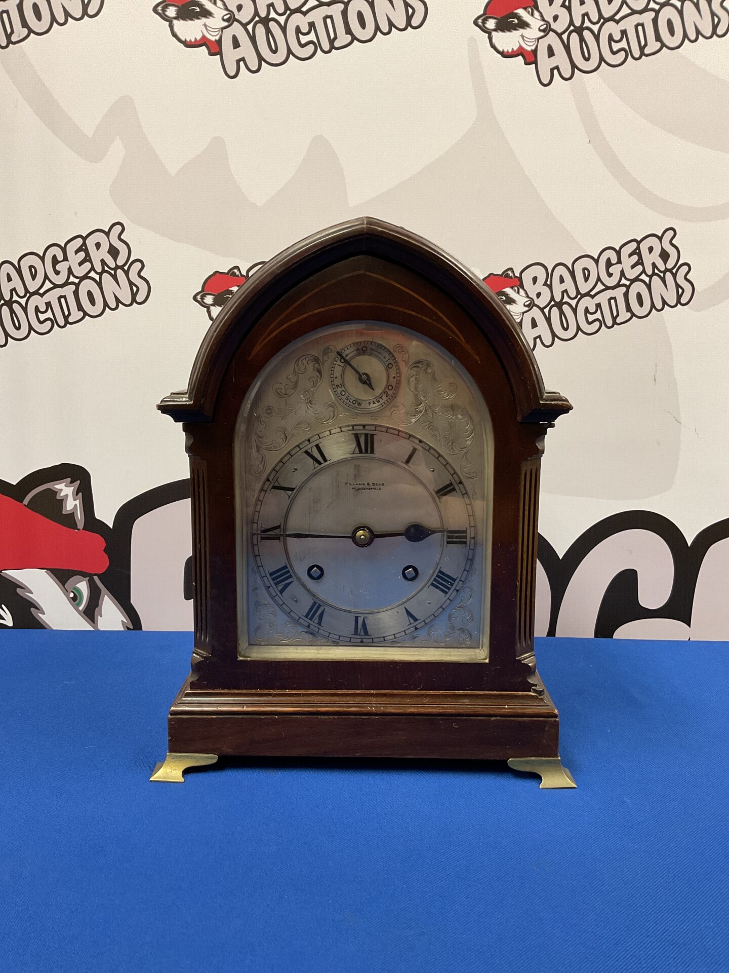 036 Antique fillans & sons huddersfield bracket clock with key & pendulum