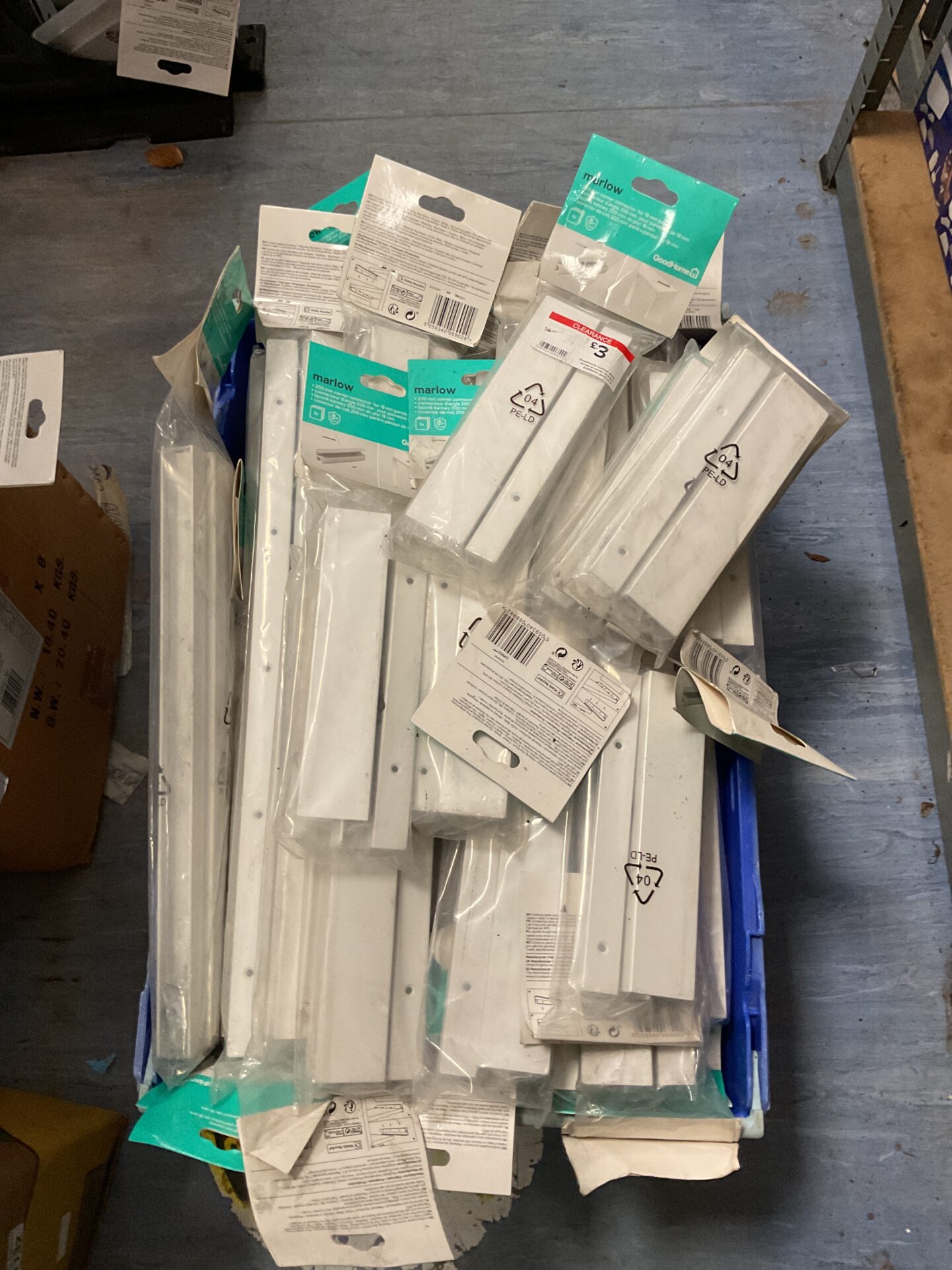 1130 Box of goodhome 200mm corner connectors