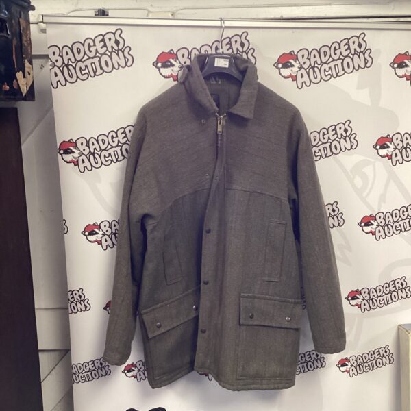 In glover Gentleman’s tweed coat size L