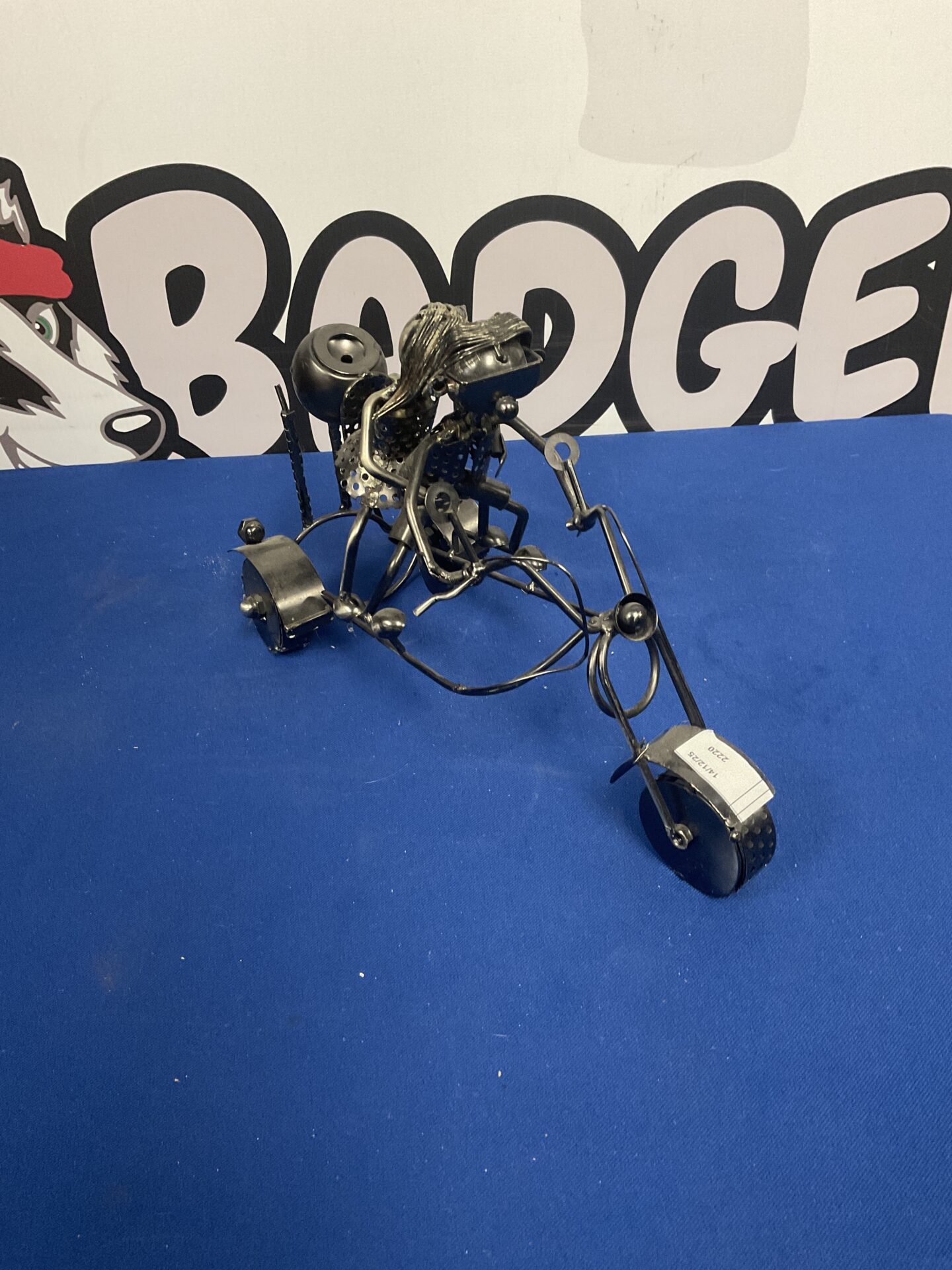 603 Metal motorbike wine bottle holder