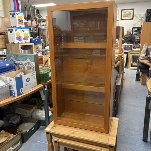 Vintage mid century display cabinet with glass front.