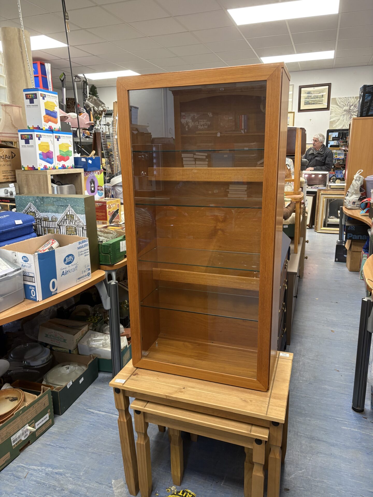 441 Mid century modular Beaver & tapley glass fronted wall display cabinet with wall brackets