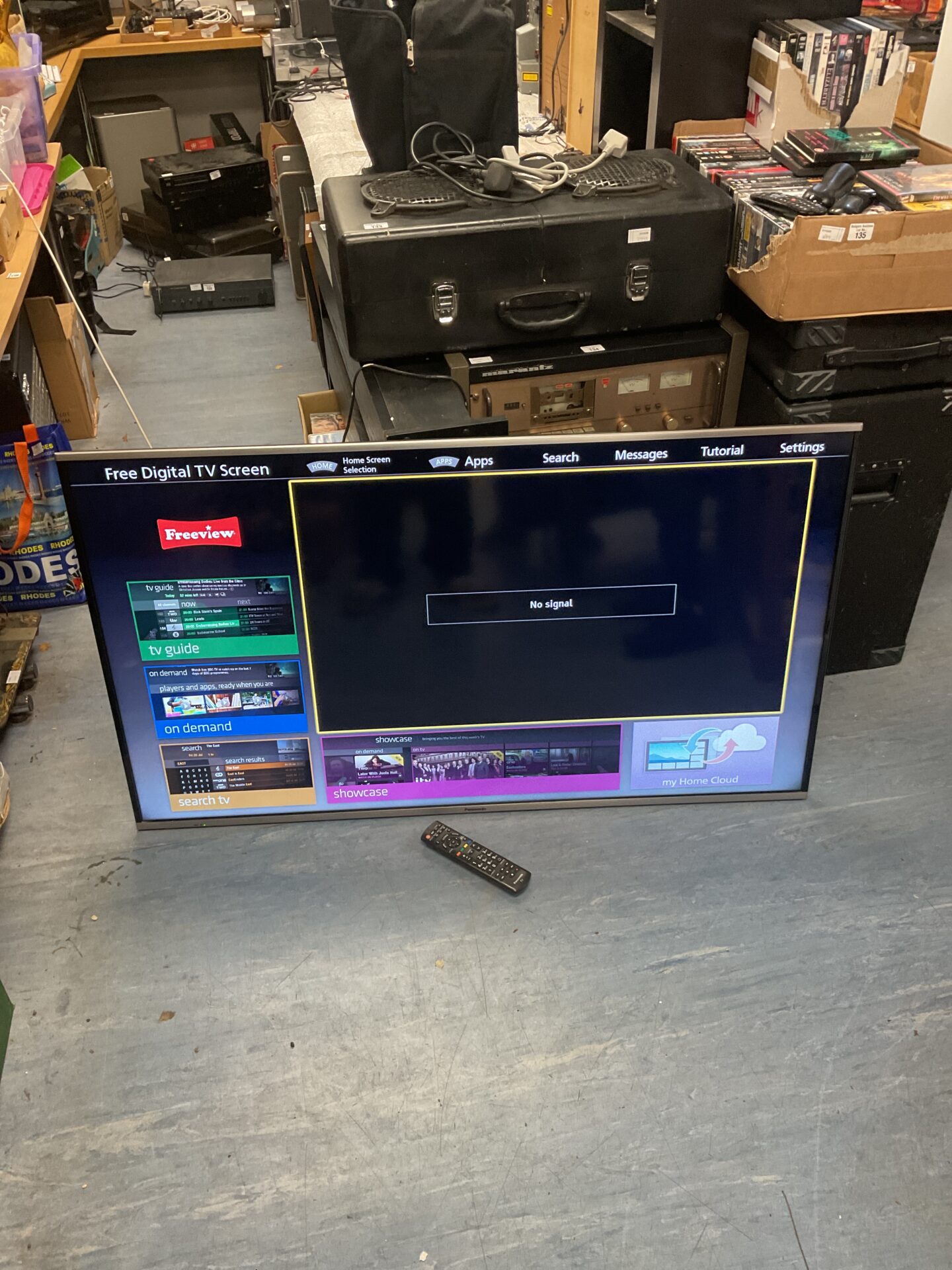 119 Panasonic TX-55A5640B 55” LCD TV with remote