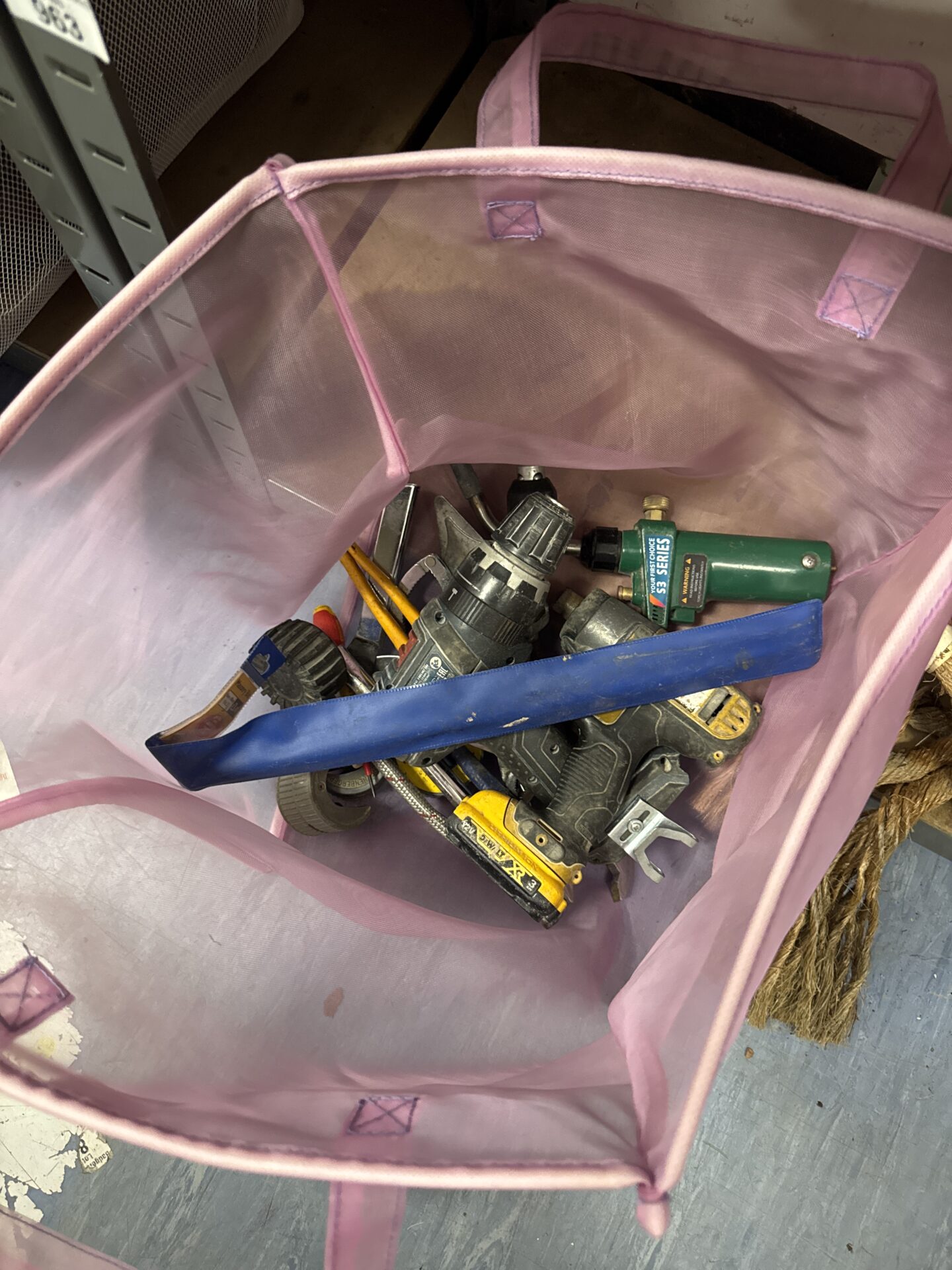 963 Bag of mixed shed clearance items inc untested power tools, pipe cutters & others