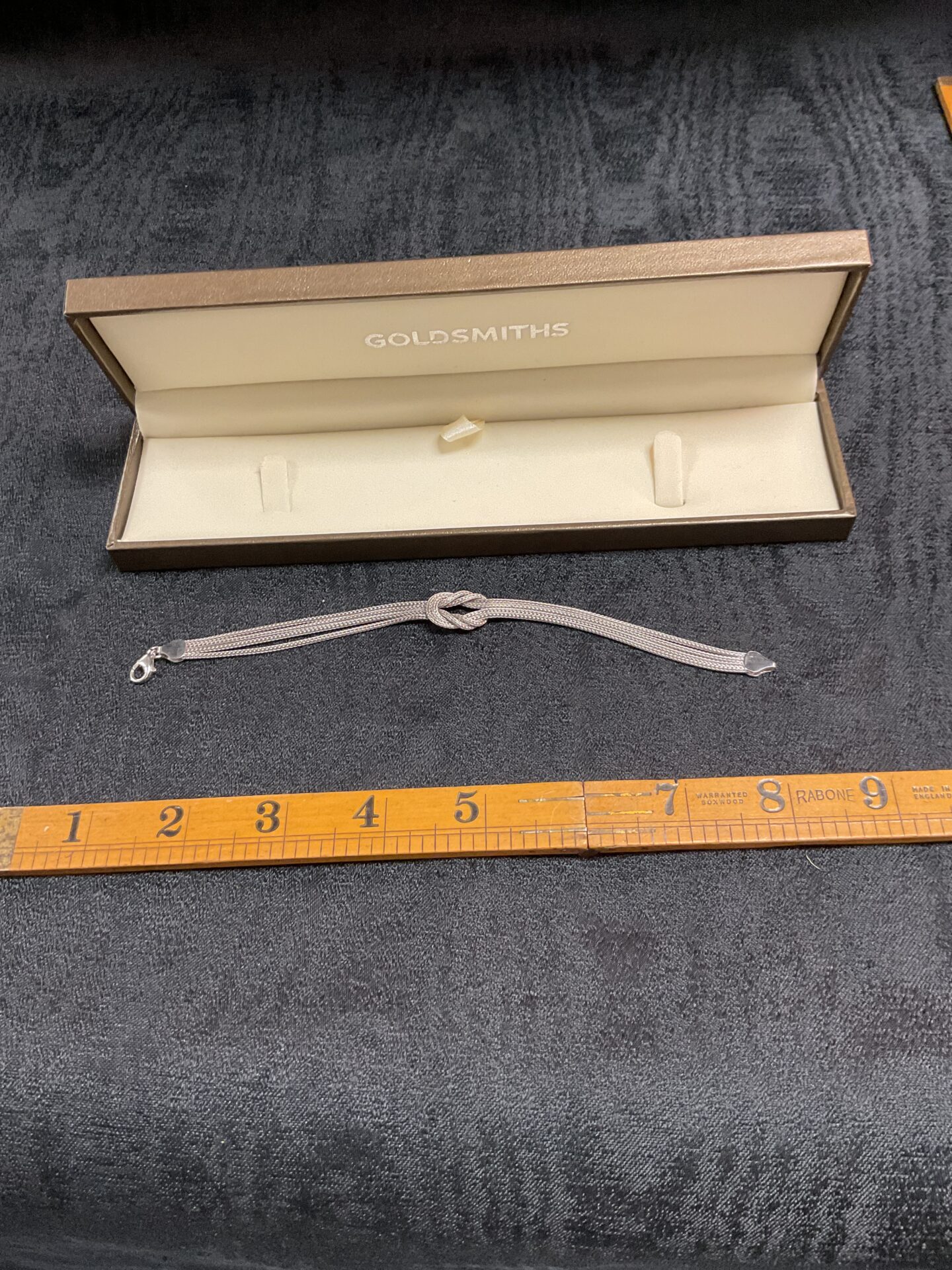 937 925 Silver Knot bracelet