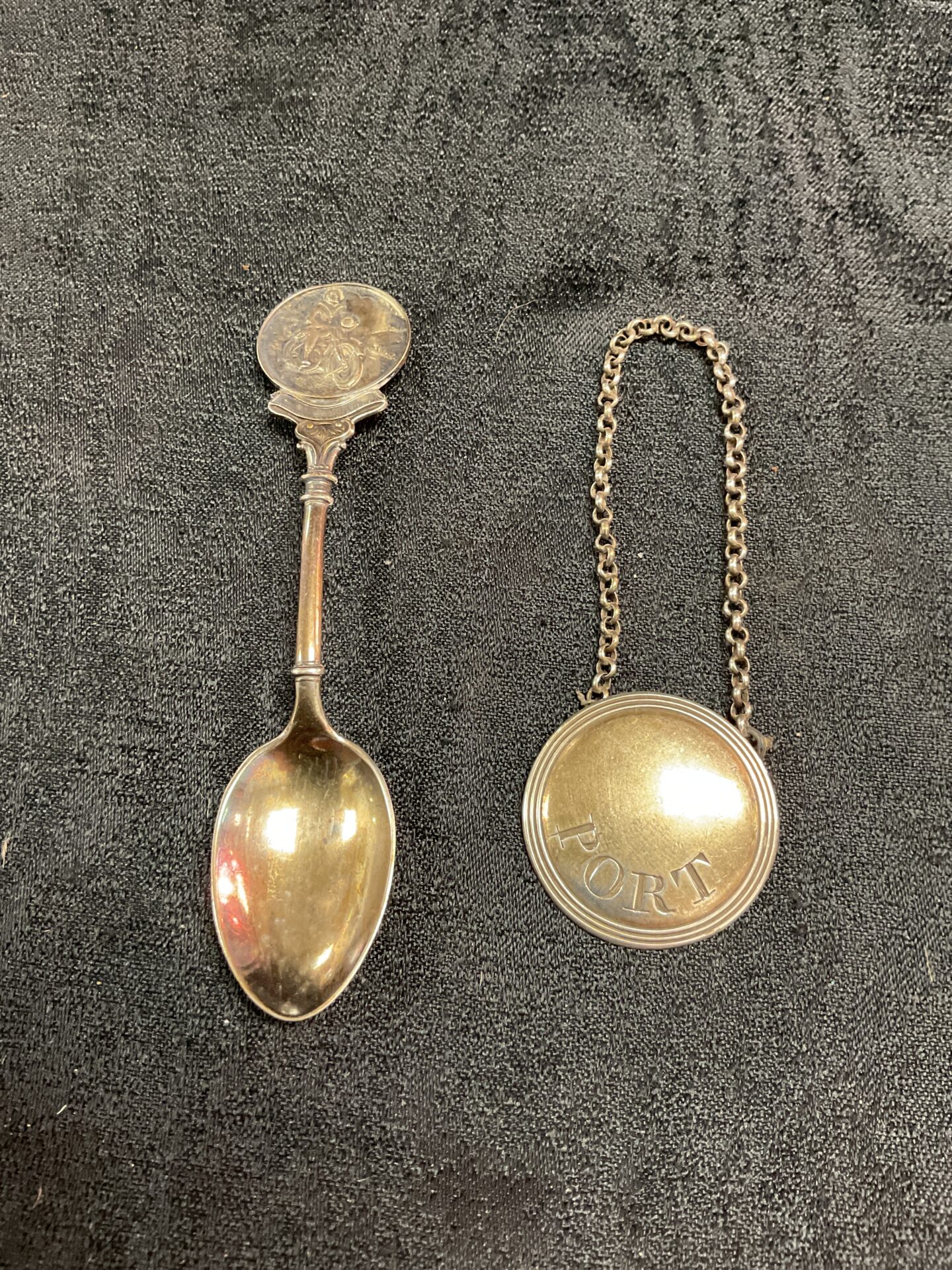 915 Hallmarked 925 silver pathfinders M.c.c Club spoon and hallmarked 925 silver port bottle label 30.6g