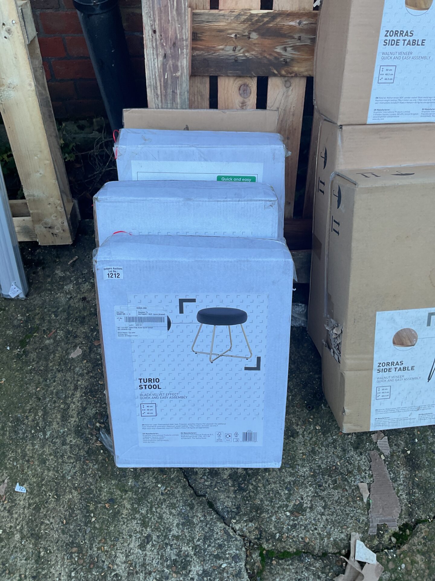 1212 3 Turio stools