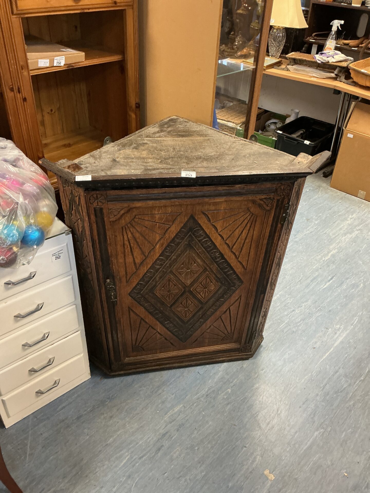 253 Vintage Dark oak corner wall Cabinet 40”x34”x 19”