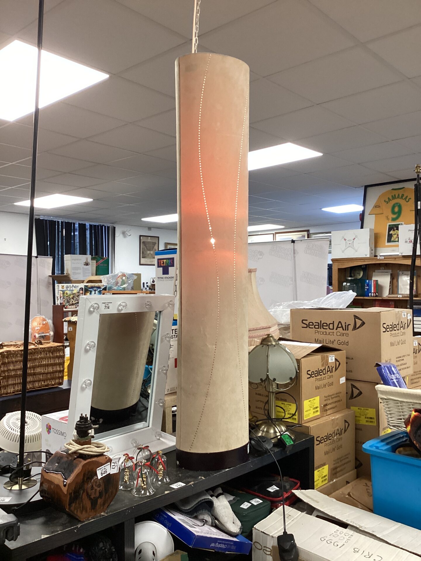 713 Fabric floor standing corner lamp working