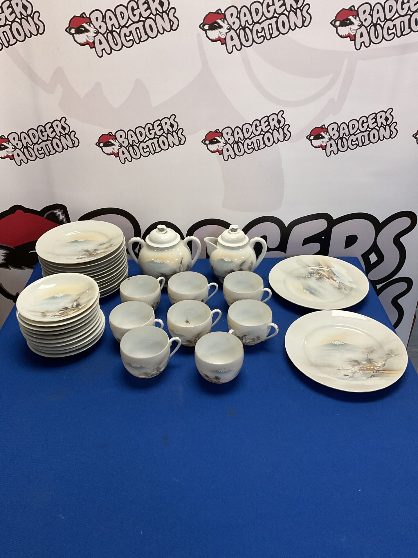 069 Vintage Japanese porcelain teaset