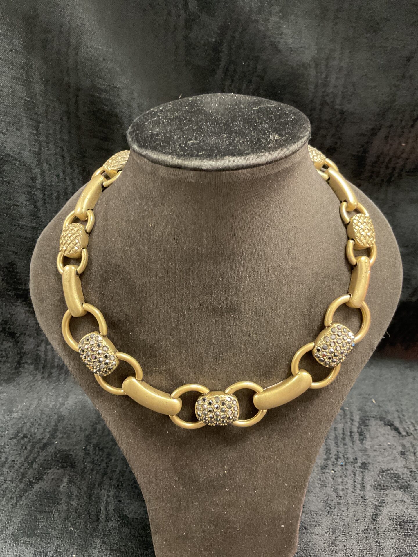829 Vintage monet choker necklace