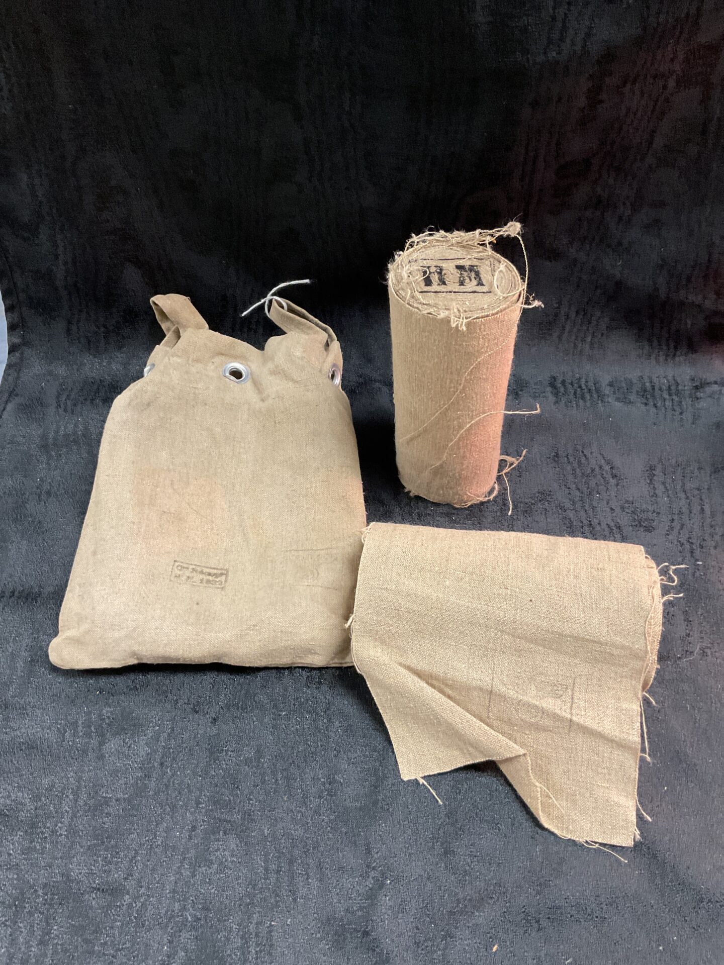 974 WW2 Marked German putties complet in original pack factory wrapped and stamped HM dated 1933 with Wehrmacht Eagle.