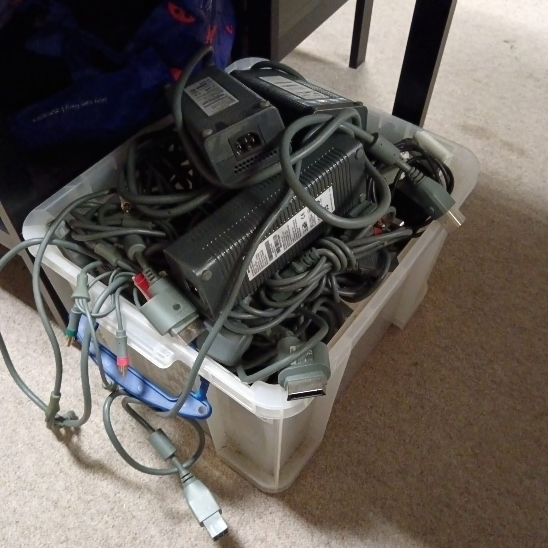 688 Large lot of Microsoft Xbox 360 power supplies