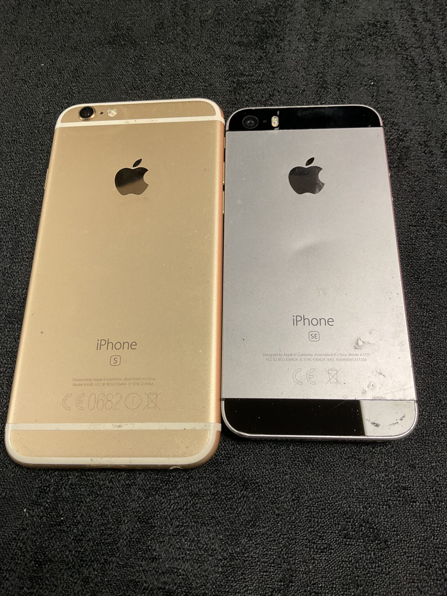 774 Two Apple iPhones for spares or repair