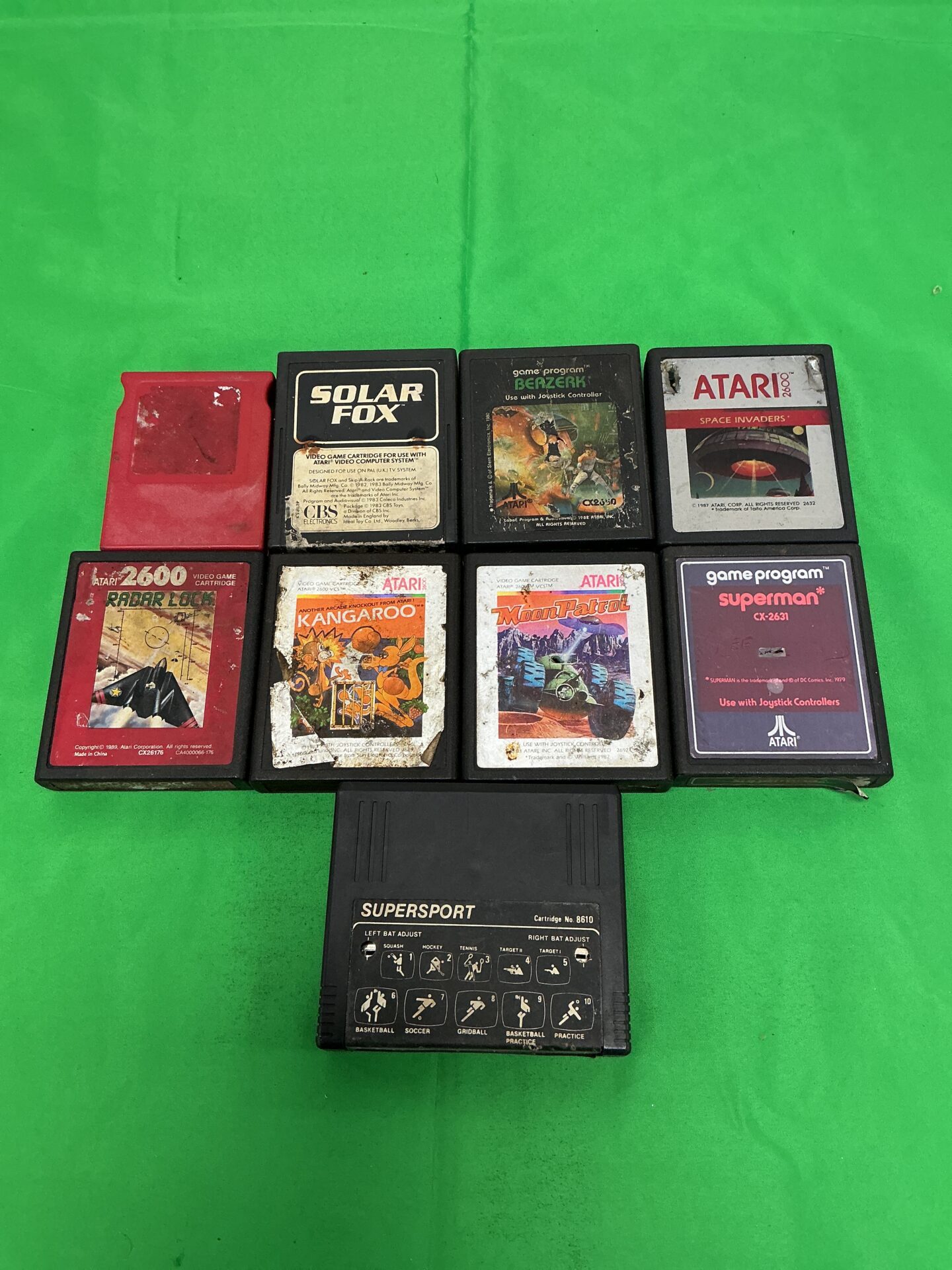193 Selection of atari 2600 games (poor condition)