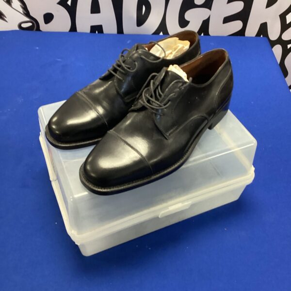 Black leather shoes size 39 by Winston Time, formal footwear.