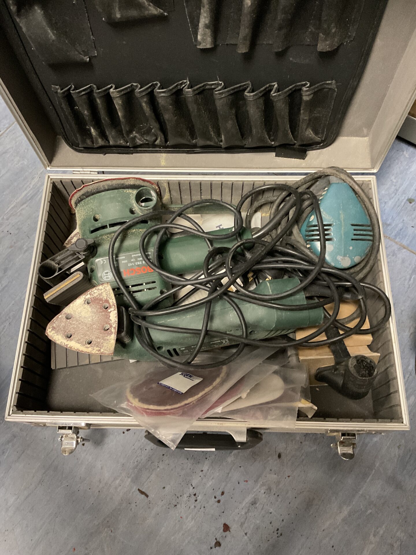 940 Selection of power tools inc Bosch sanders