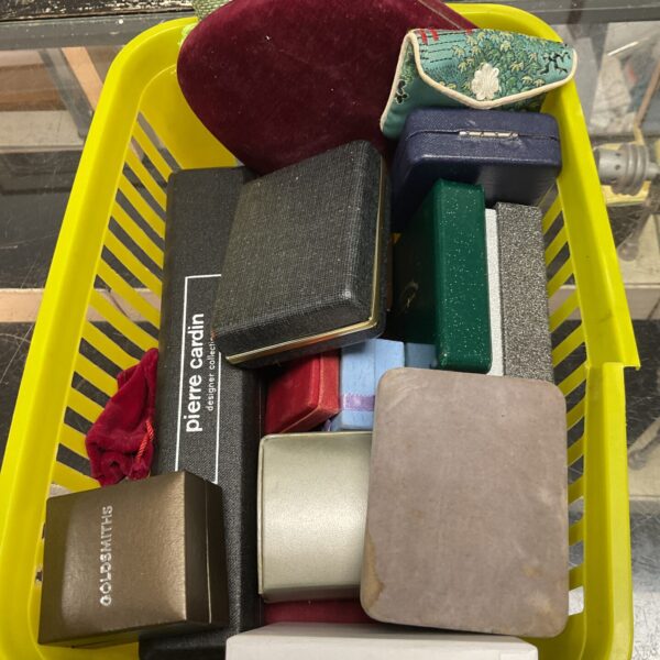 Mixed lot of empty jewellery boxes including Pierre Cardin branding.