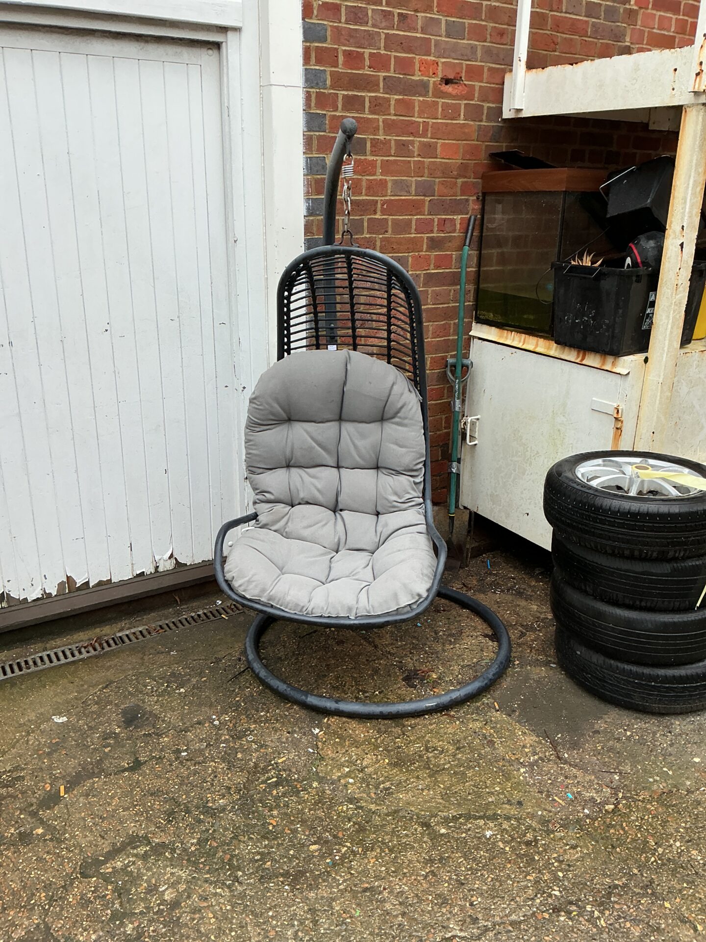 1076 Hanging Garden Banana Chair