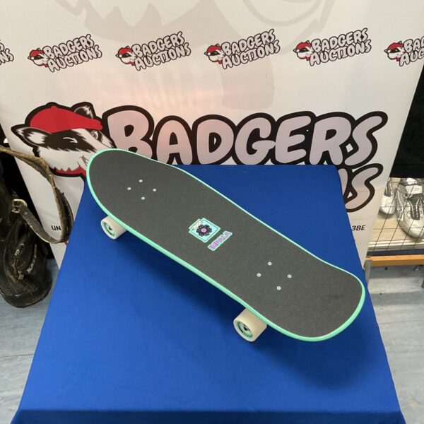 Impala Hera cruiser skateboard, a retro-style longboard.
