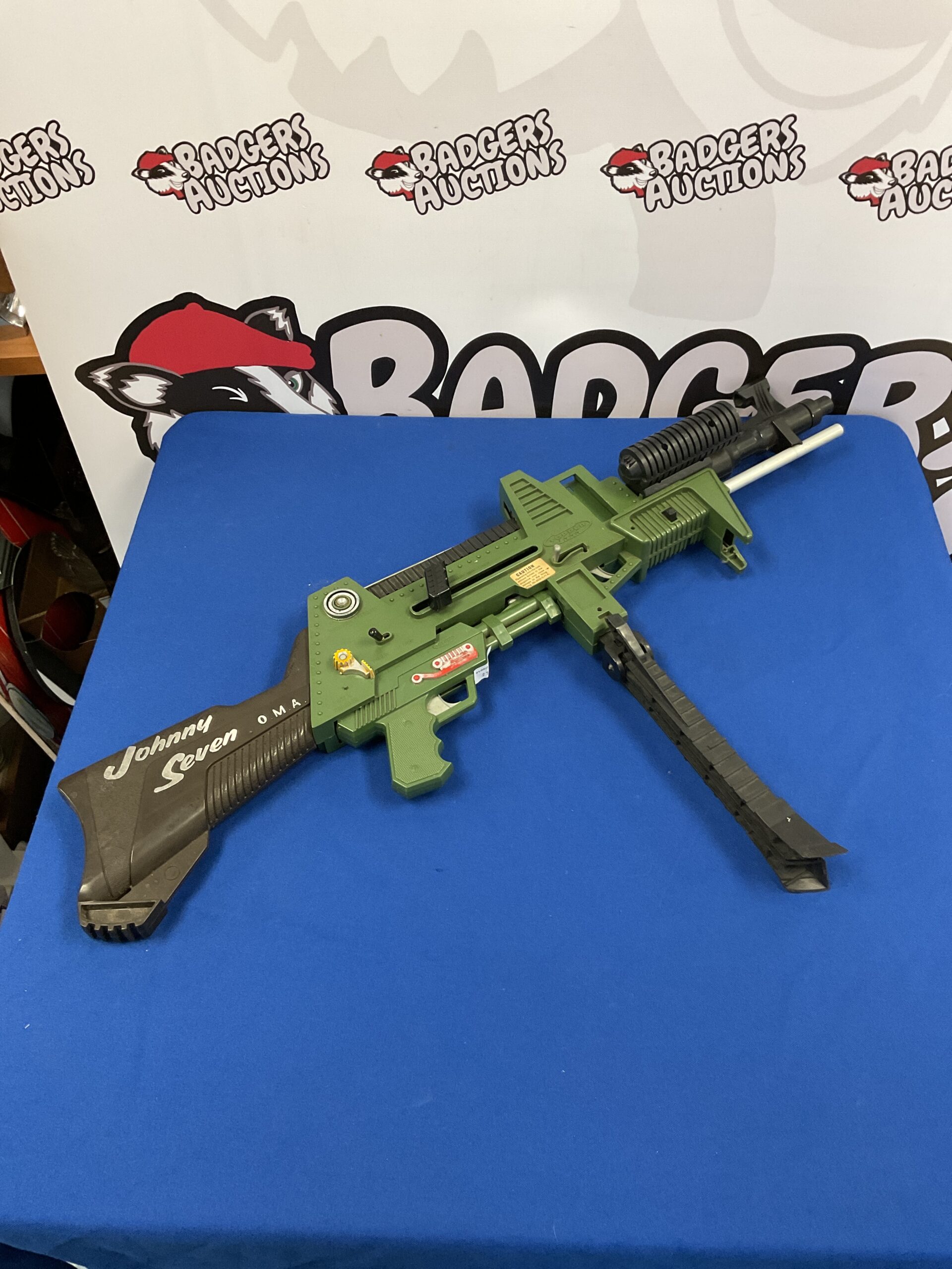 450 Vintage topper Johnny seven OMA toy machine gun