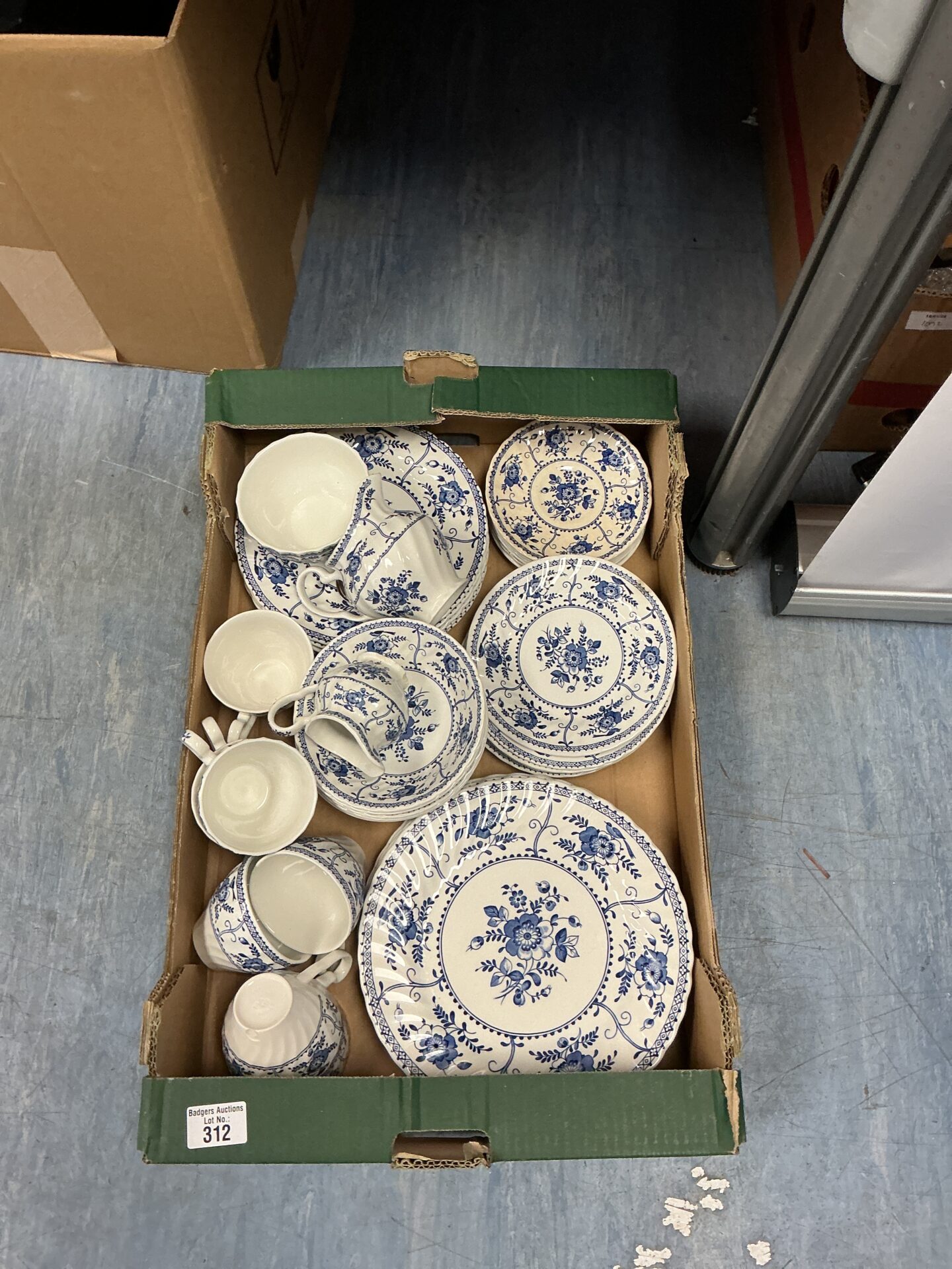 312 Johnson Bros Indies Dinner Service