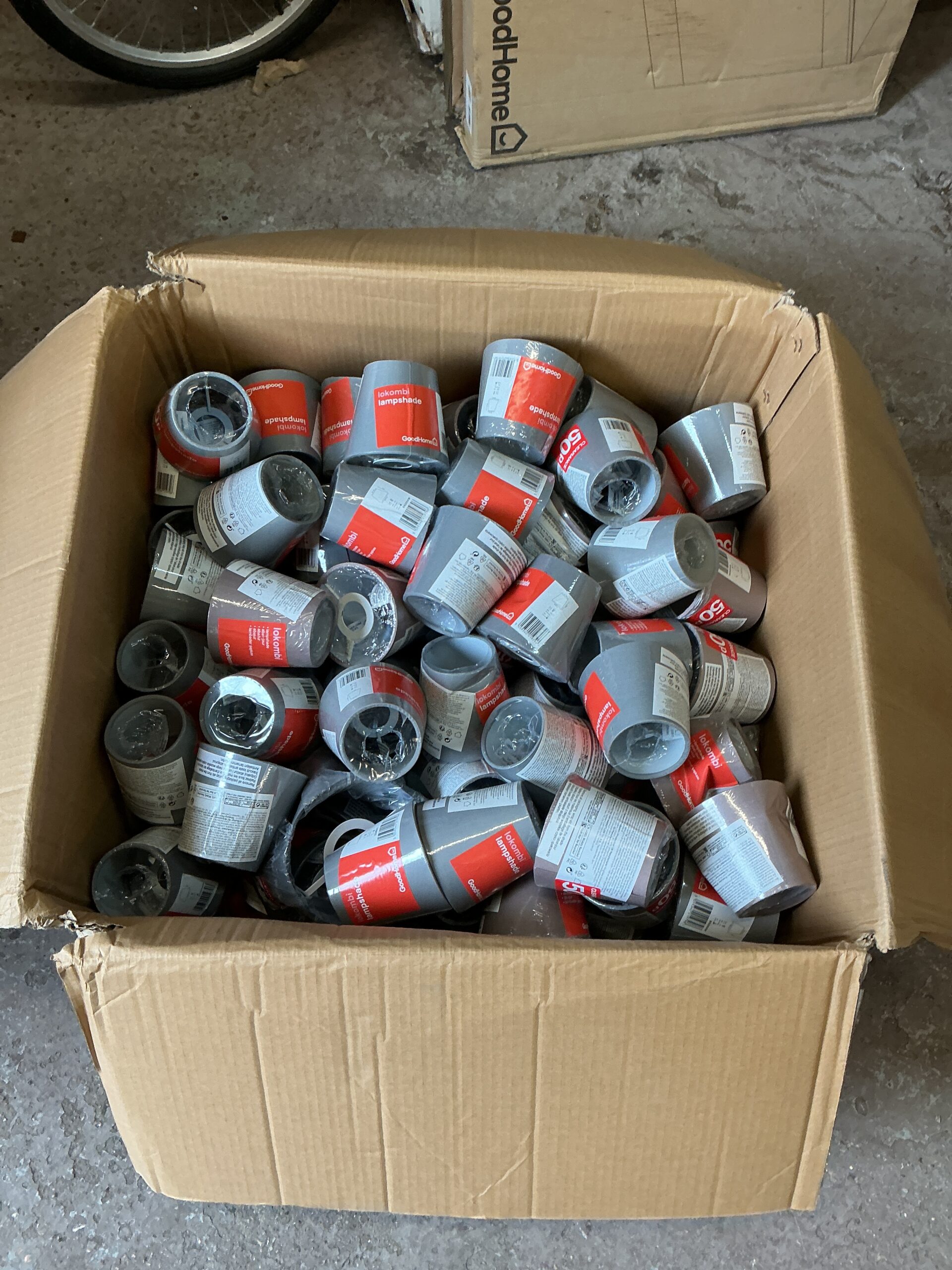 1195 Box of small lamp shades
