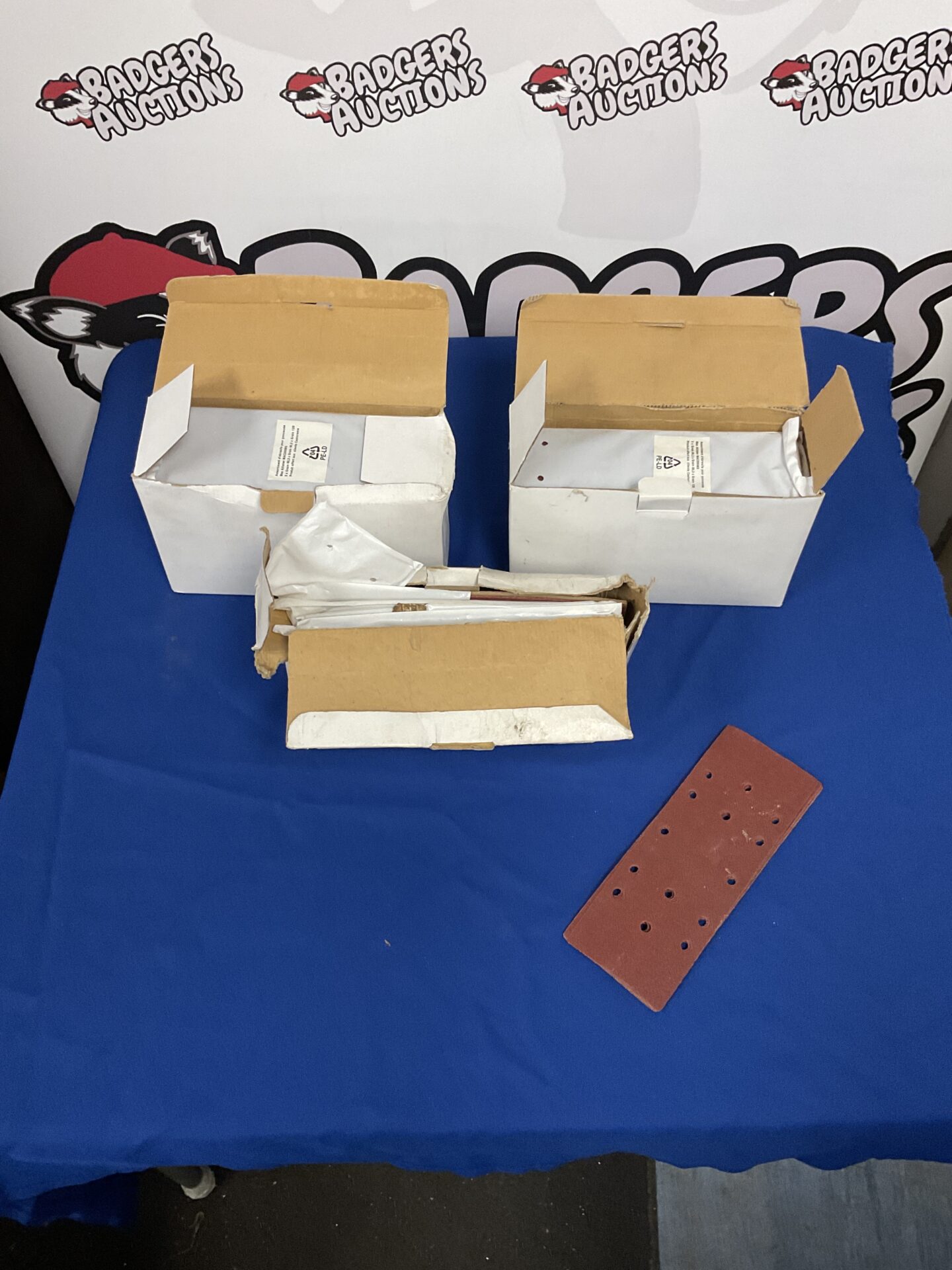 1008 Three boxes of macallister mac200ms 60.3 x 80.3 x 120 sanding pads