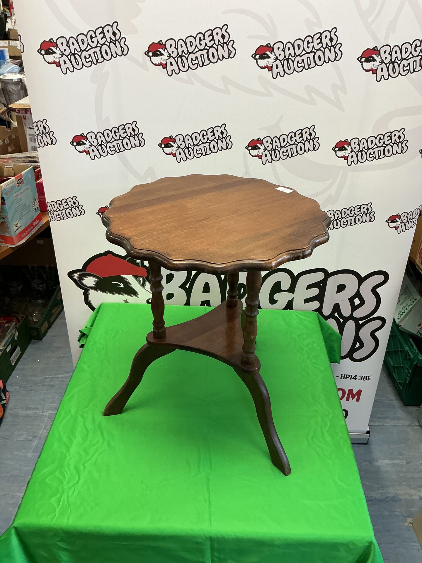 606 Mahogany Pie Crust Topped occasional Table