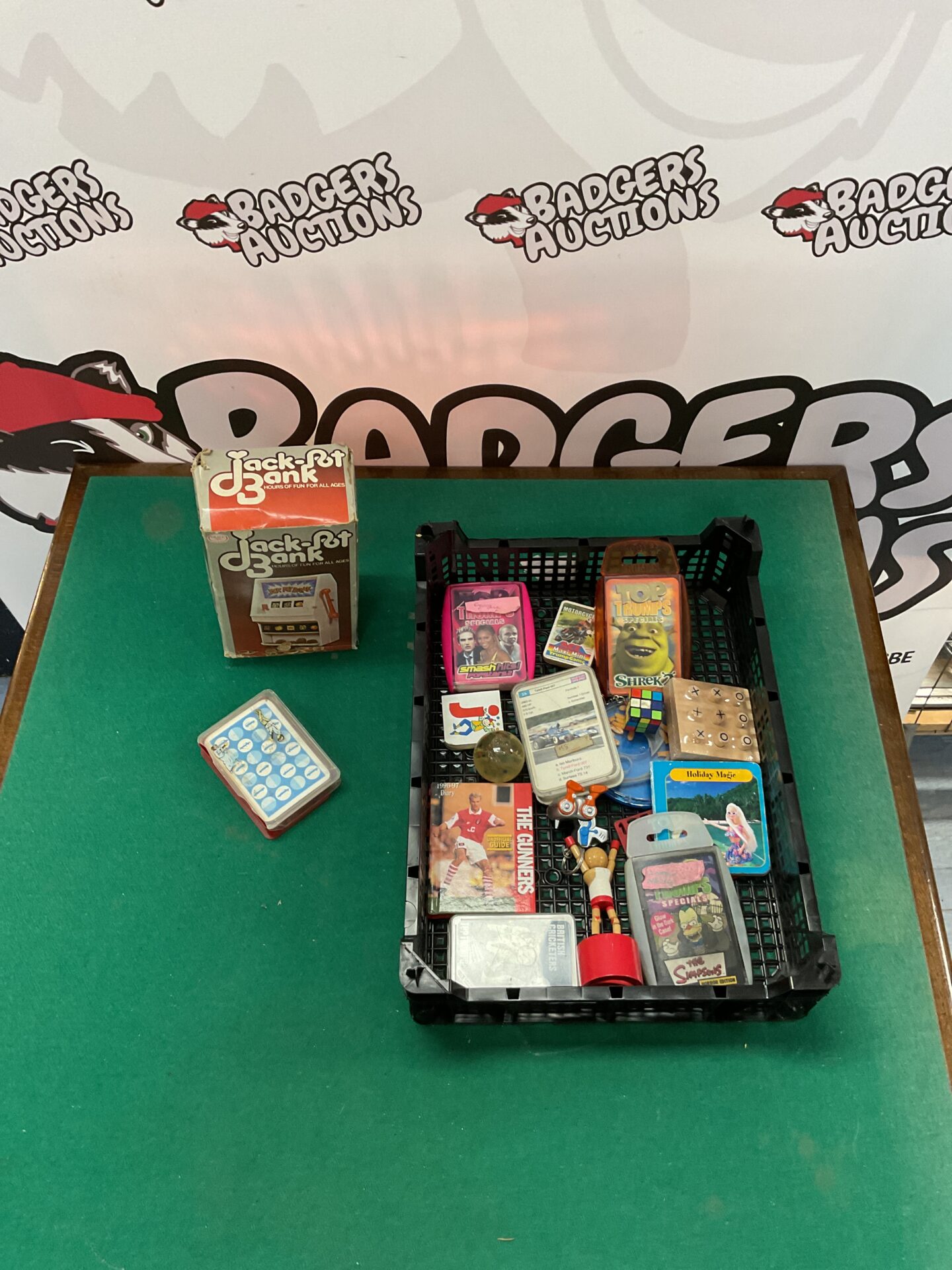 344 Mixed lot incl. Jack-pot bank, Simpsons, Shrek and Popstars 2 Top Trumps, and more