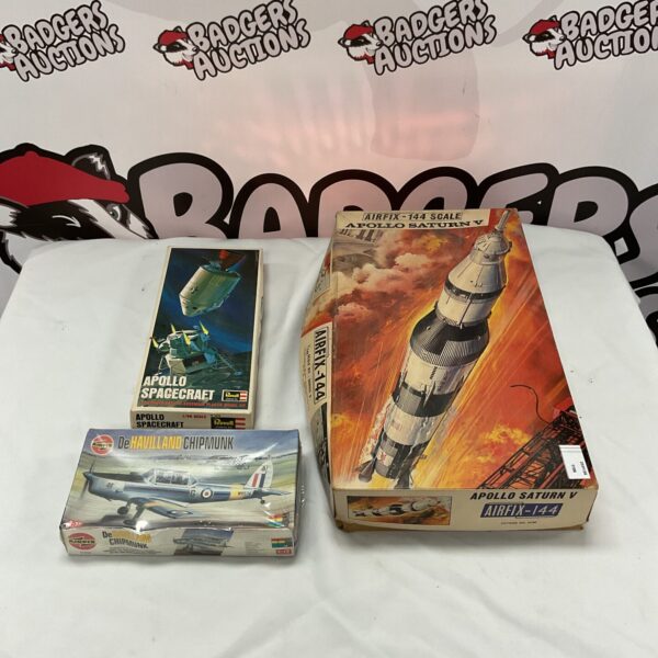 Model kits bundle including Airfix Saturn V and Revell Apollo spacecraft.