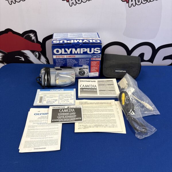 Boxed vintage Olympus C-900 Zoom digital camera for collectors.