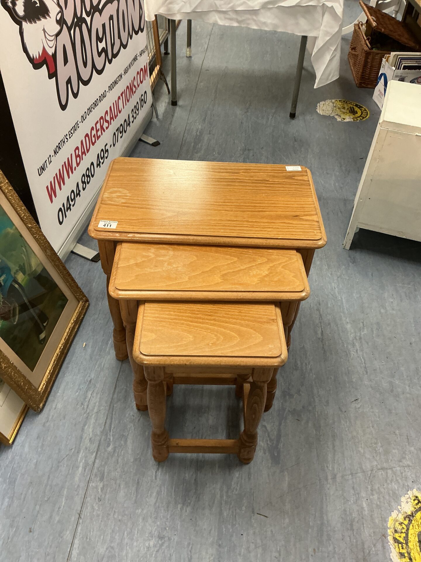 411 Nest of pine Tables