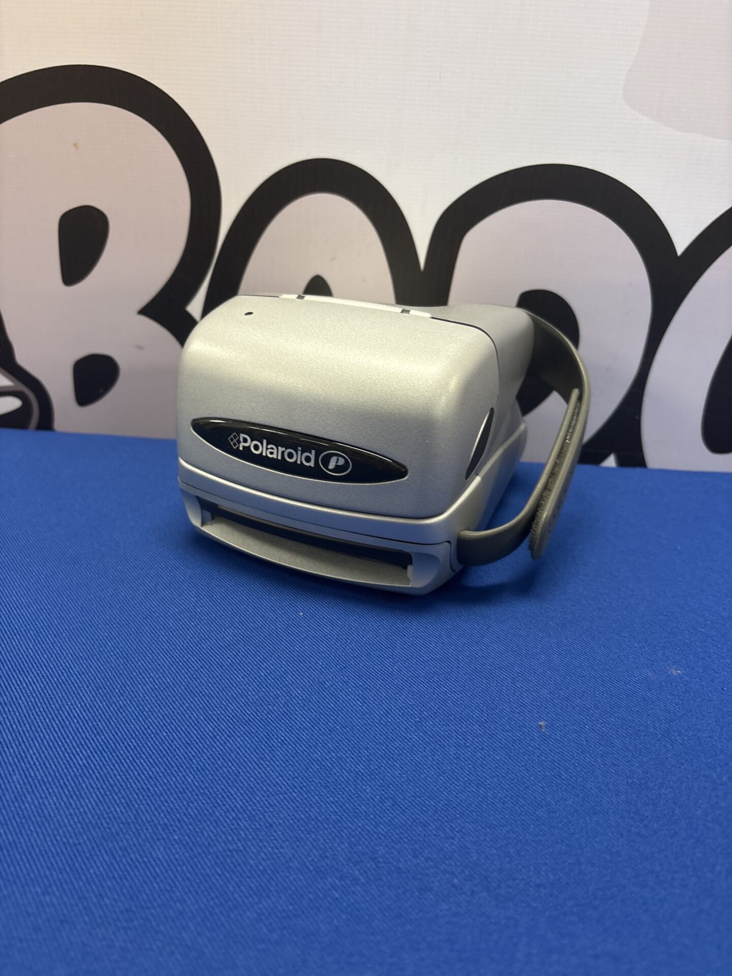 085 Polaroid 600 P Instant Film Camera