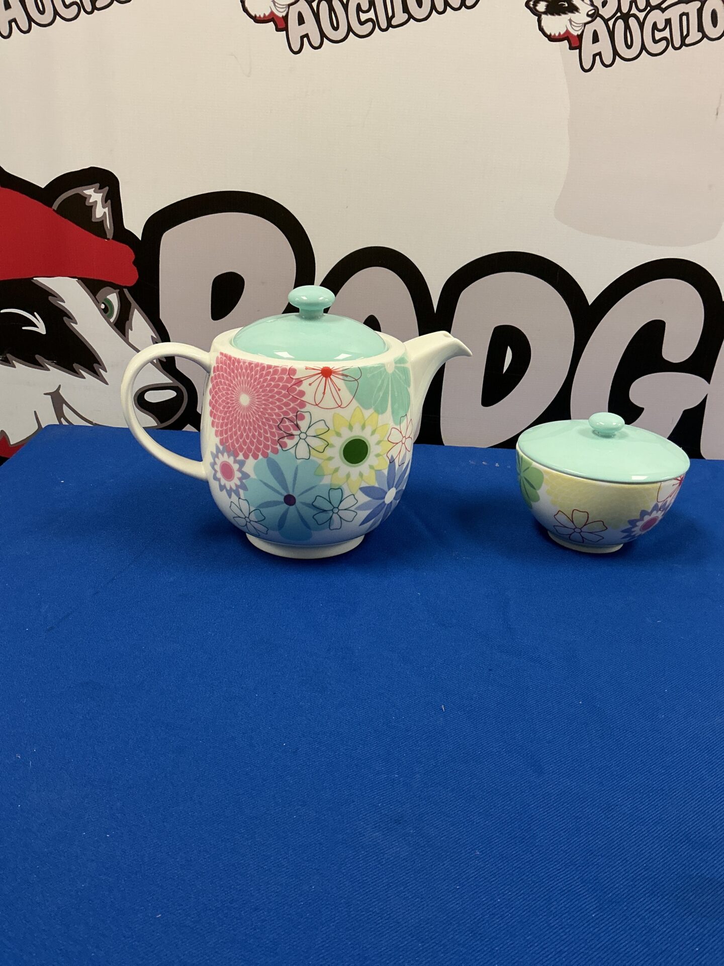 269 Portmeirion Crazy Daisy Tea Pot and Sugar Bowl