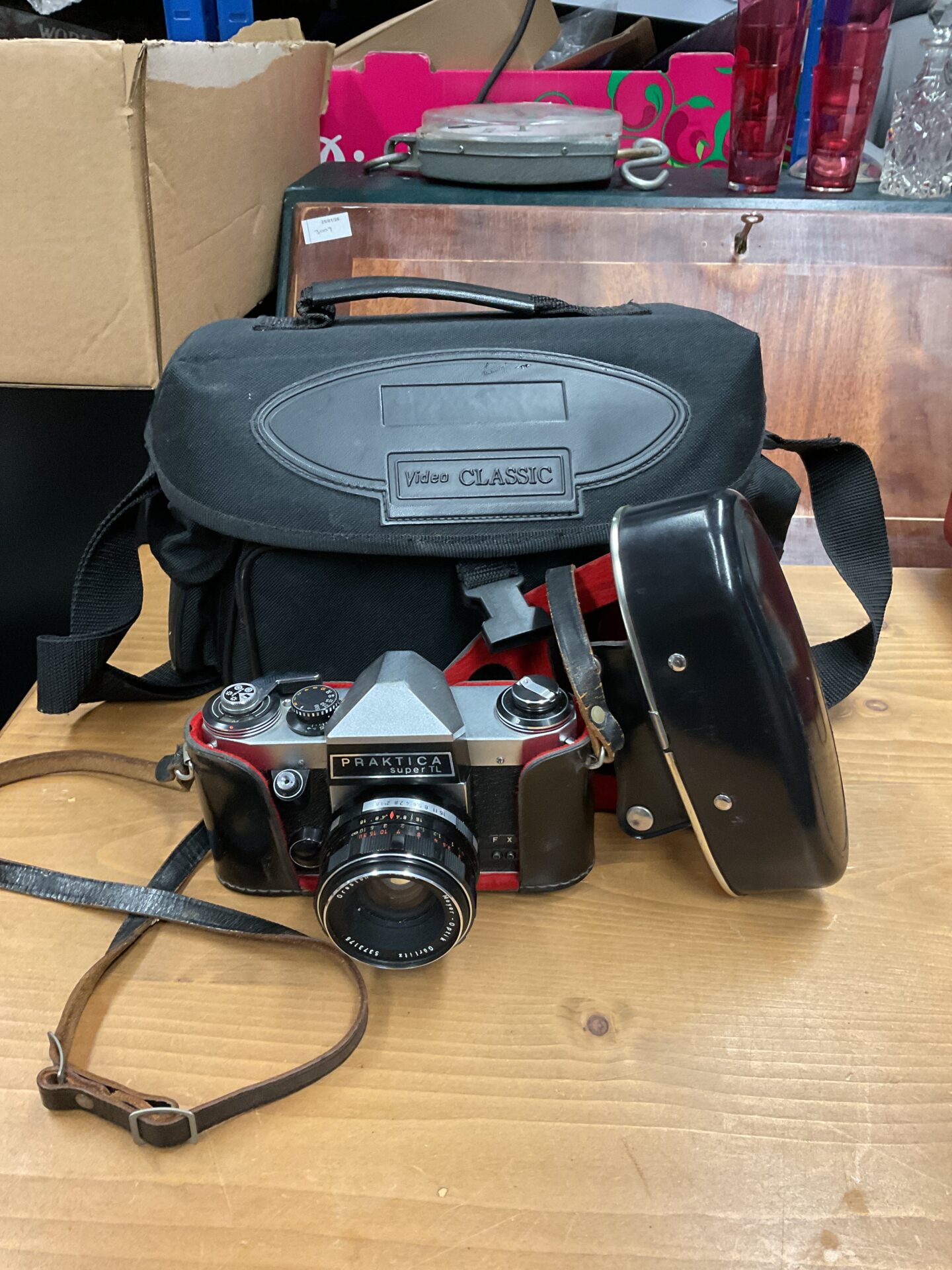 161 Praktica super tl 35mm camera with bag