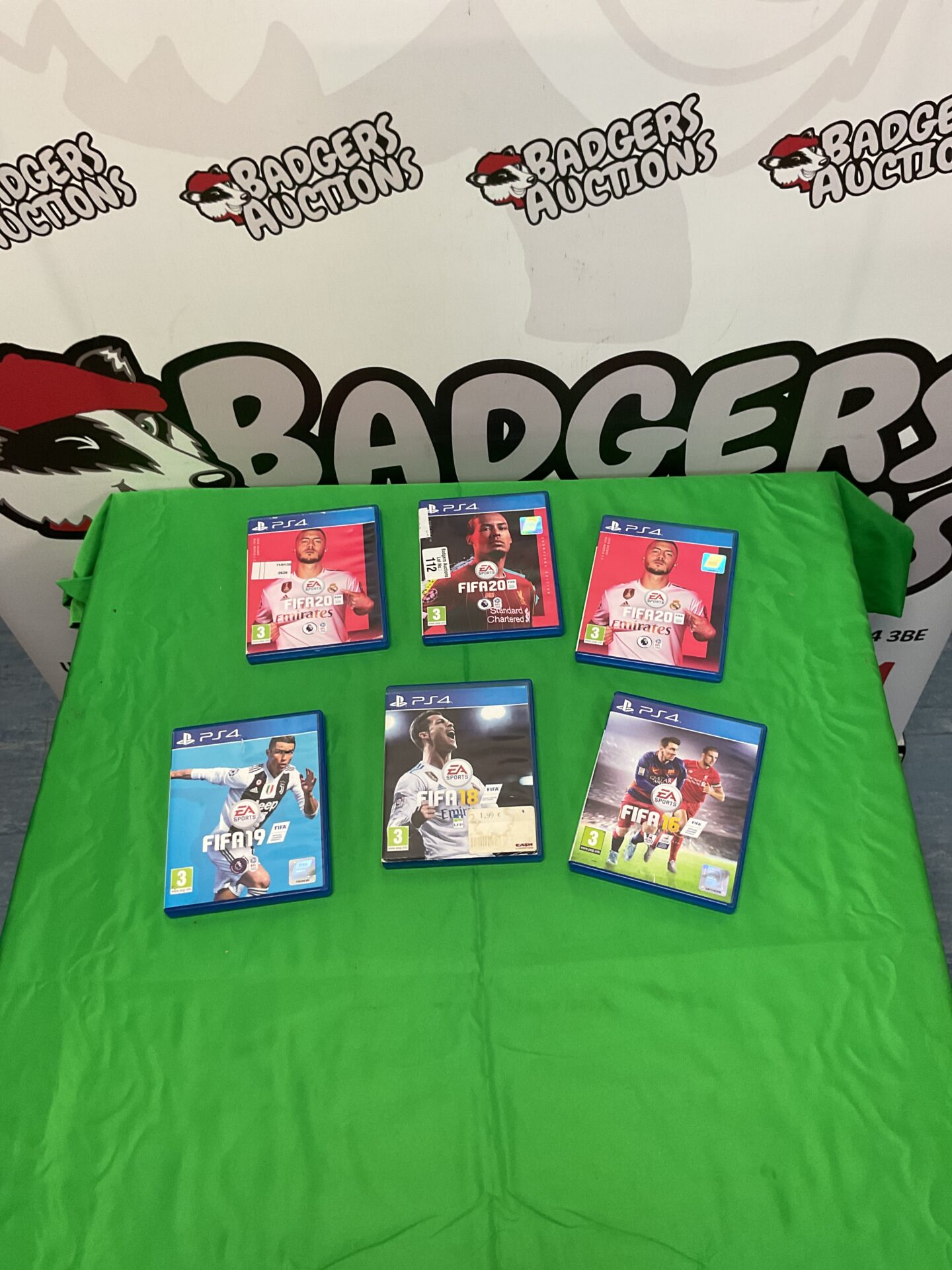 124 Lot of Fifa games for PS4, incl FIFA 16, 18, 19, and 20