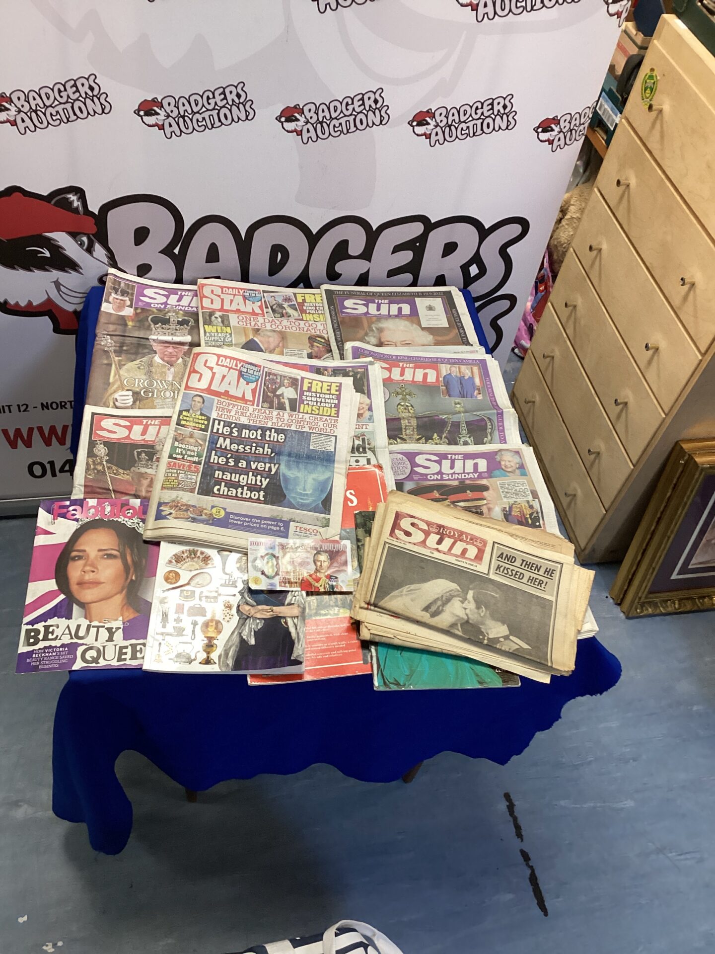 517 Bag of Royal commemorative front page and newspaper articles, including the Kings Coronation