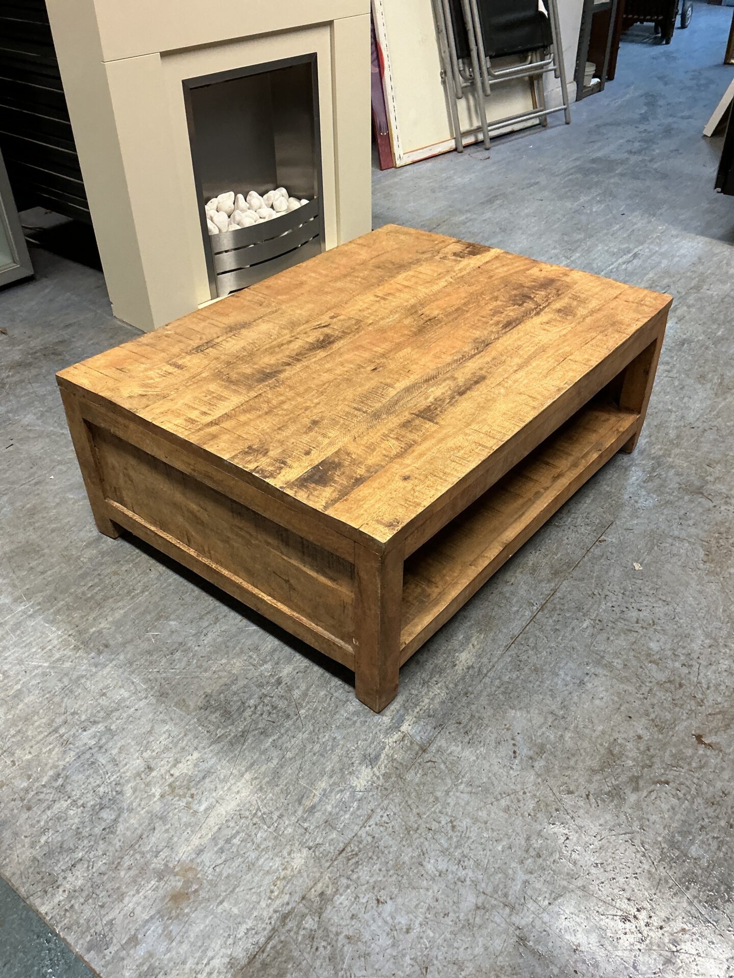 1131 Rustic coffee table