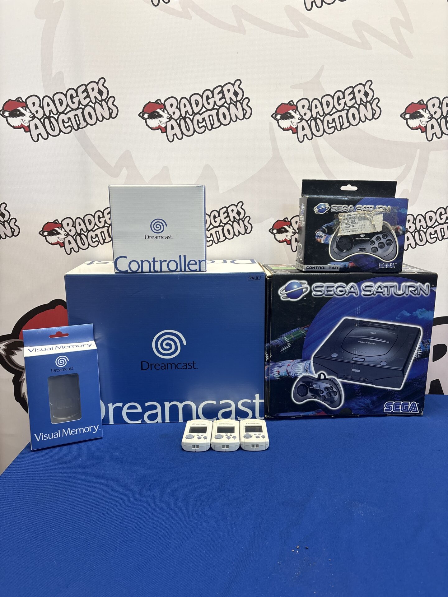 214 Empty* Sega Dreamcast, Sega Saturn And Controller Boxes With Three Visual Memory Units. Great Condition