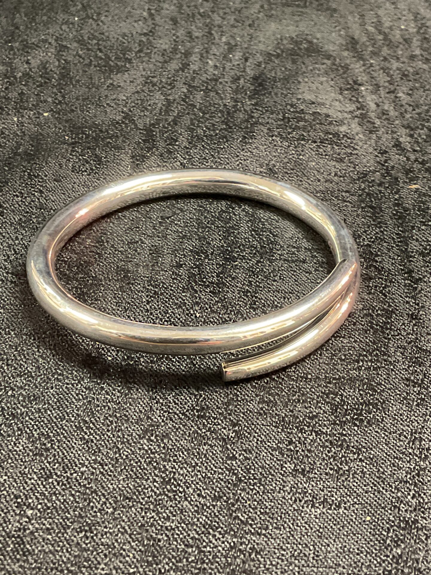 838 925 silver coil bracelet 25.7g