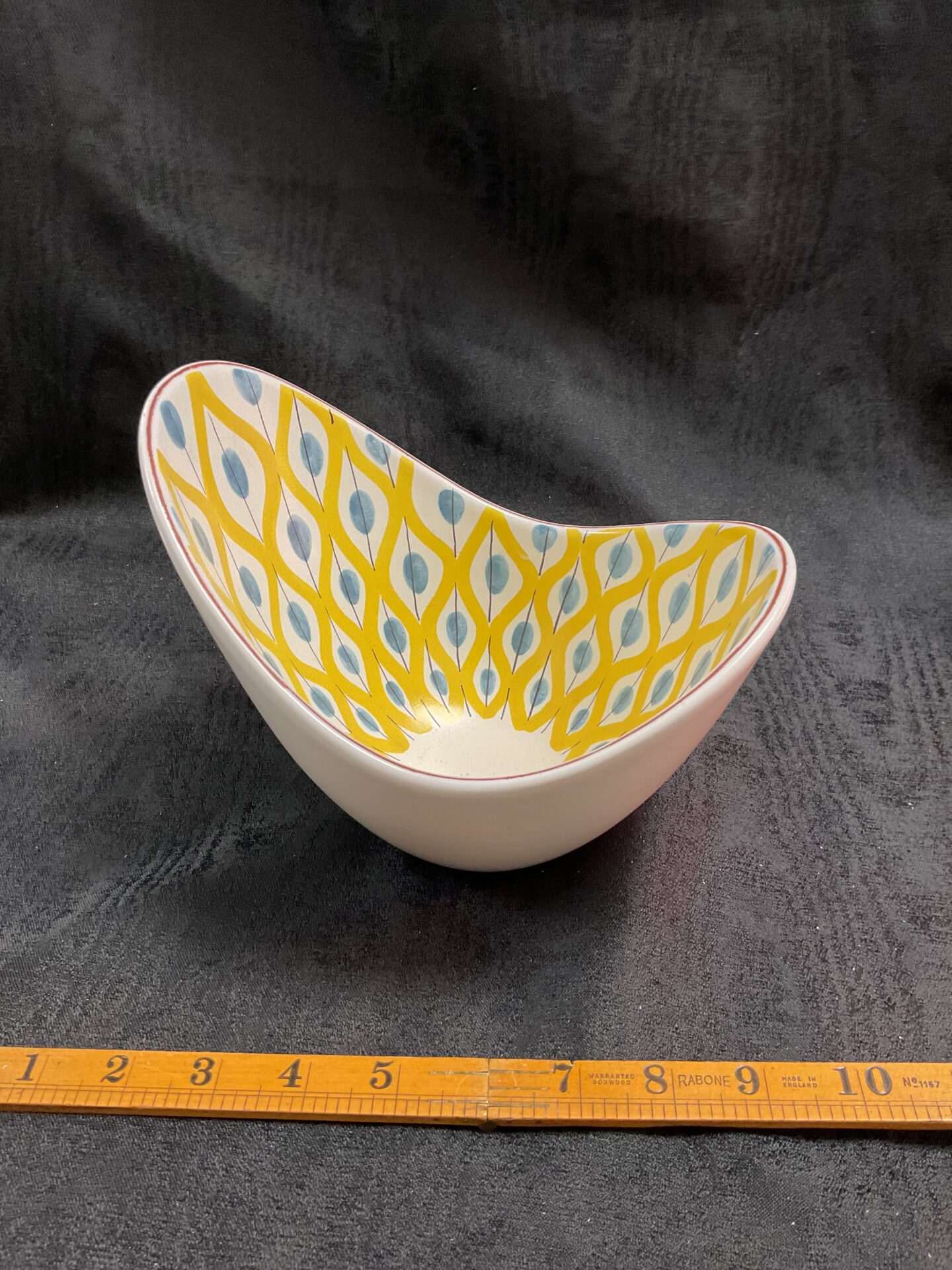 876 Stig lindberg for gustavsberg freeform faience bowl
