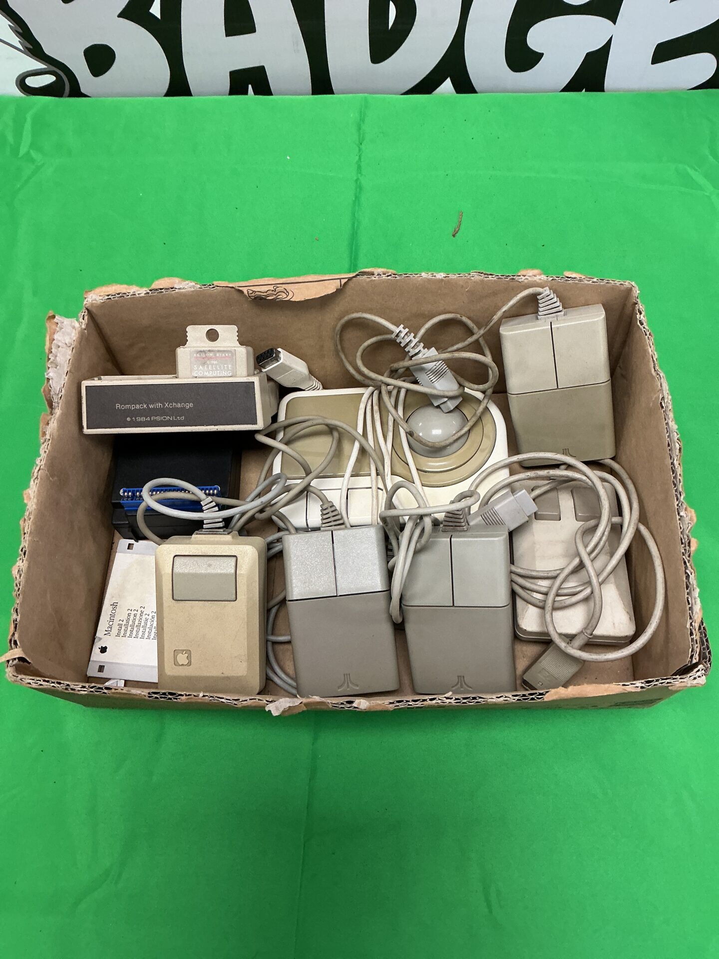 231 Tray of vintage computing mice mouse & ram expansion packs including apple m0100, Atari & commodore