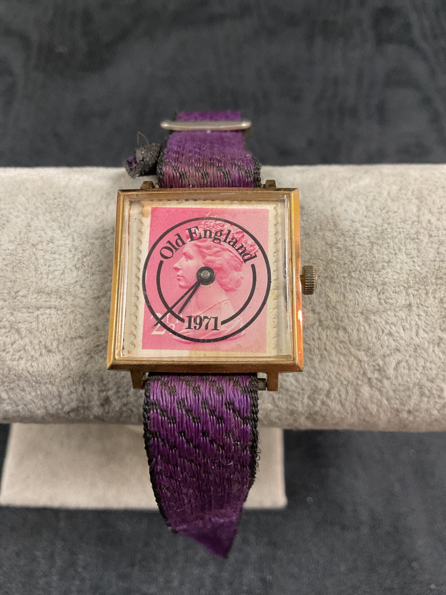 782 Vintage mechanical old England square shape women’s wrist watch